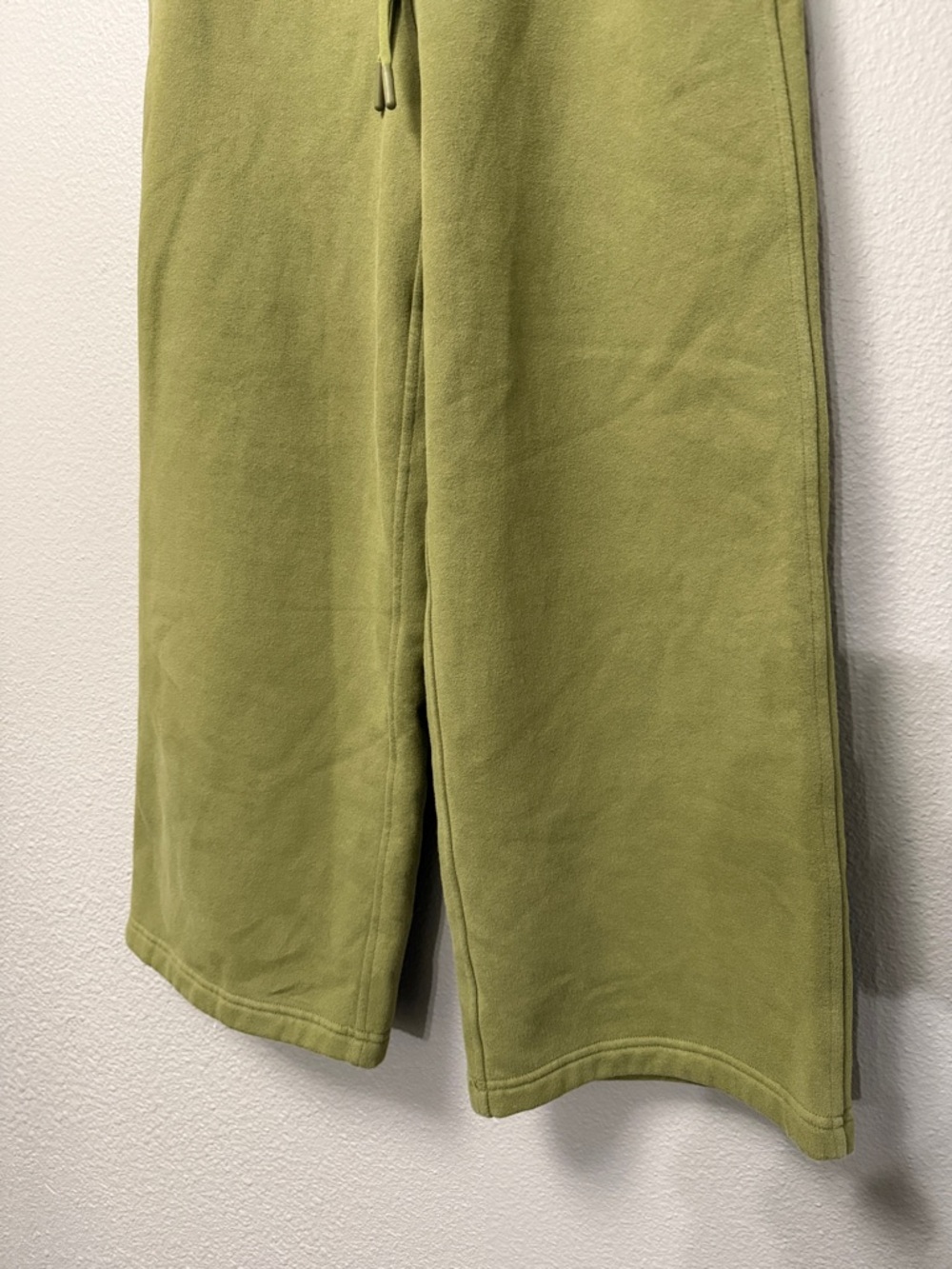 Lululemon Loungeful High-Rise Wide Leg Crop - Picture 6 of 16